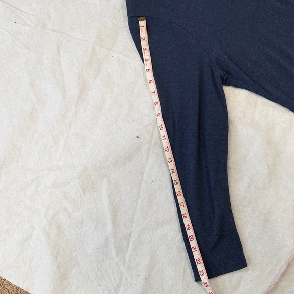 Chico’s Size 3 Navy Cowl Neck Long Sleeve Top - Picture 8 of 8